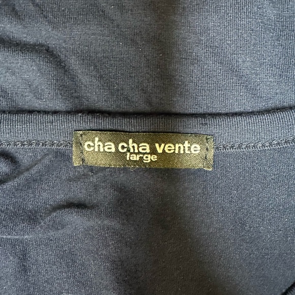 Cha Cha Vente navy blue women’s blouse size large flowing soft fabric - Picture 3 of 4